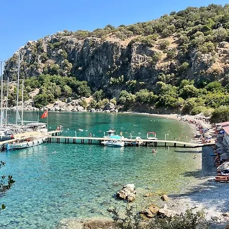 Semesterbostad Amos Stone House - Sea View - Private Cove Access