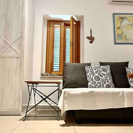Amos Stone House - Sea View - Private Cove Access Semesterbostad *