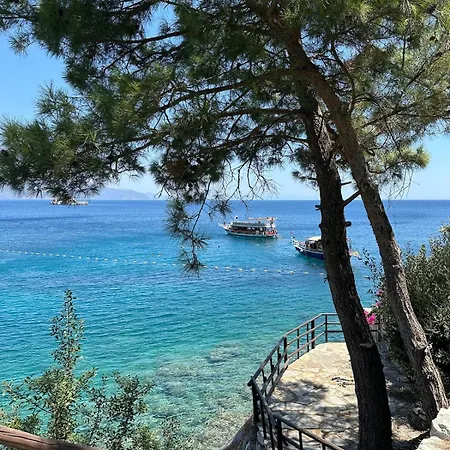 Amos Stone House - Sea View - Private Cove Access