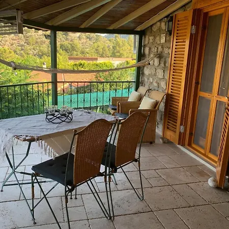 Amos Stone House - Sea View - Private Cove Access Semesterbostad *