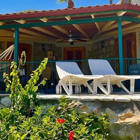 Amos Stone House - Sea View - Private Cove Access Semesterbostad