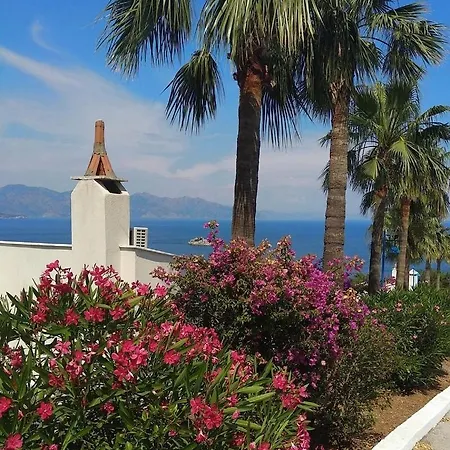 Amos Stone House - Sea View - Private Cove Access Semesterbostad *